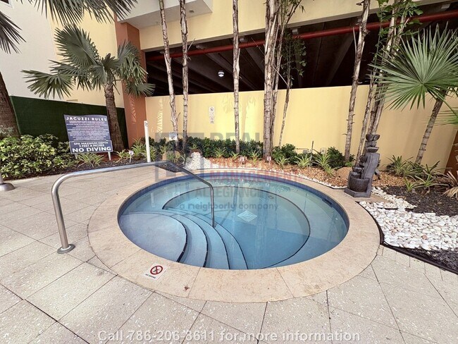 Building Photo - Modern 2BR/2BA Condo in Aventura – Furnish...