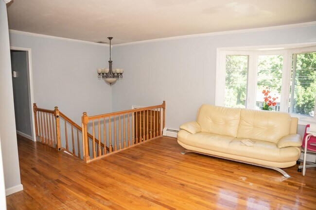 Building Photo - 1643 Colonial Manor Dr