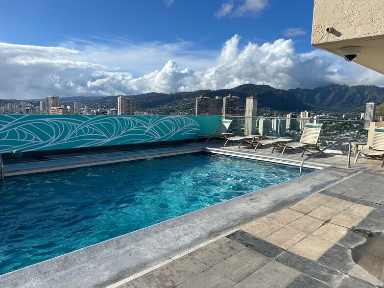 Building Photo - 2345 Ala Wai Blvd