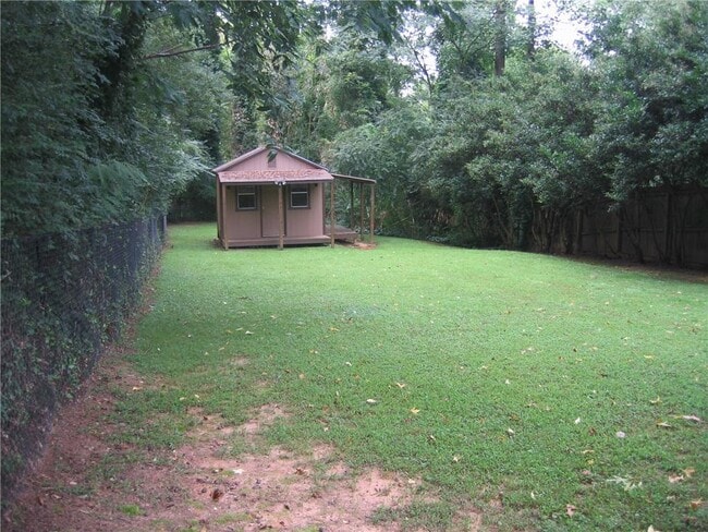 Building Photo - 1074 Pine Grove Ave NE