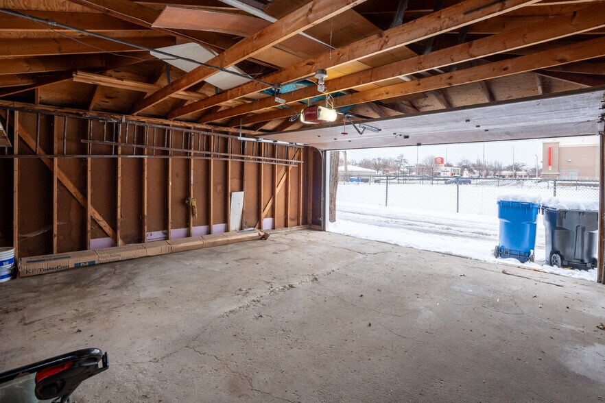 Building Photo - 3541 N Whipple St