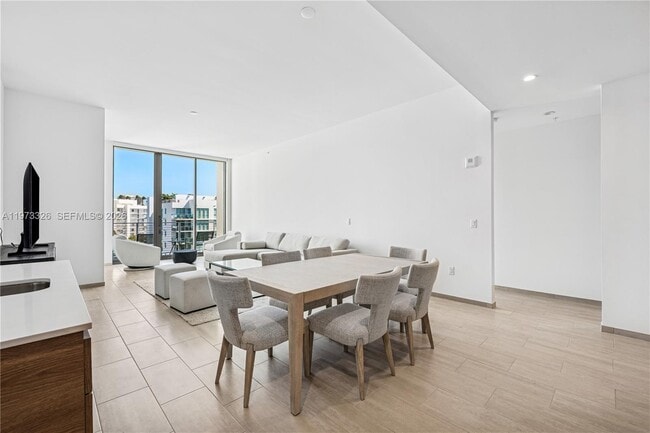 Building Photo - 10281 W Bay Harbor Dr