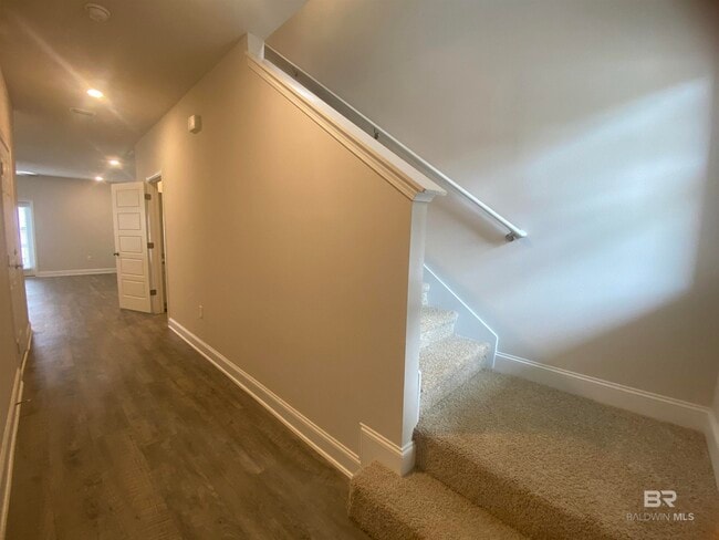 Building Photo - 6677 Spaniel Dr