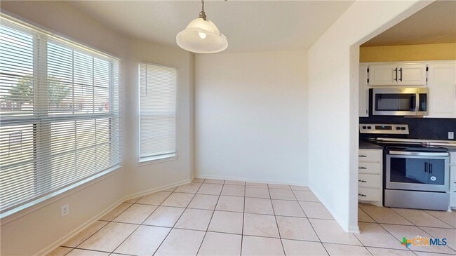 Building Photo - 3611 Selena Dr