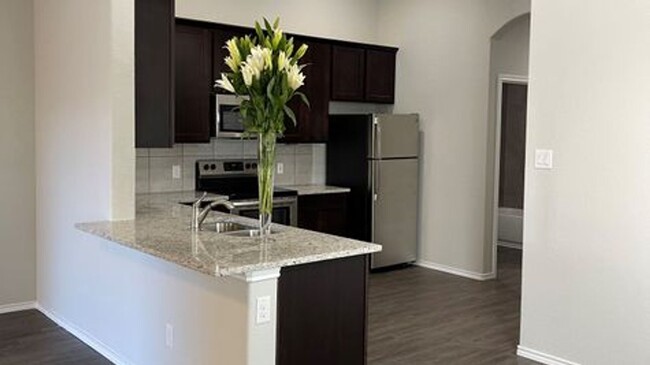 Building Photo - 3/2 Navarro ISD in Seguin