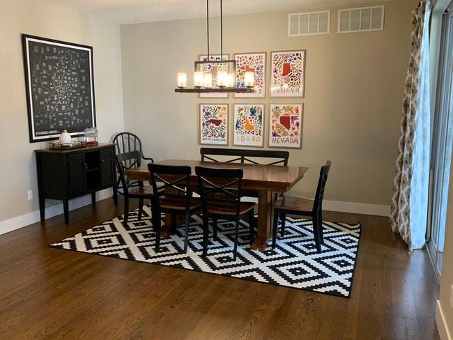 Building Photo - 3919 E Timbersaw Dr