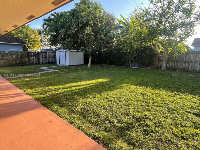 Building Photo - 17900 SW 154th Ct