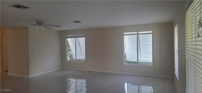 Building Photo - 526 102nd Ave N