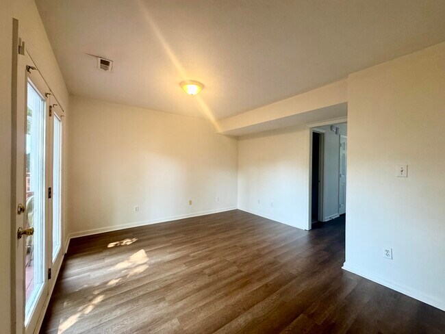 Building Photo - 1132 Jonestown Ln