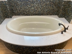 Building Photo - 4803 Viewcrest Rd