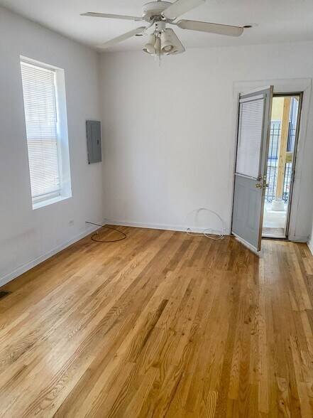 Building Photo - 2311 N Southport Ave