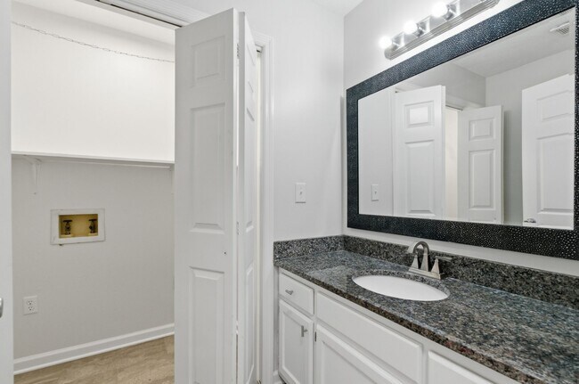 Building Photo - 212 Old Columbia Rd