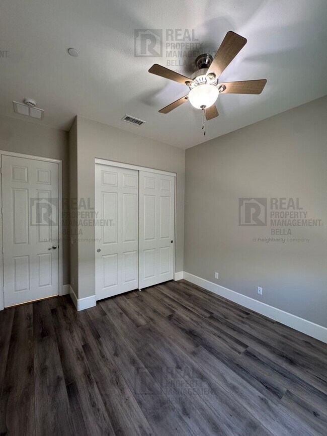 Building Photo - Beautiful Winchester Home with Open Floor Plan, Office & Solar