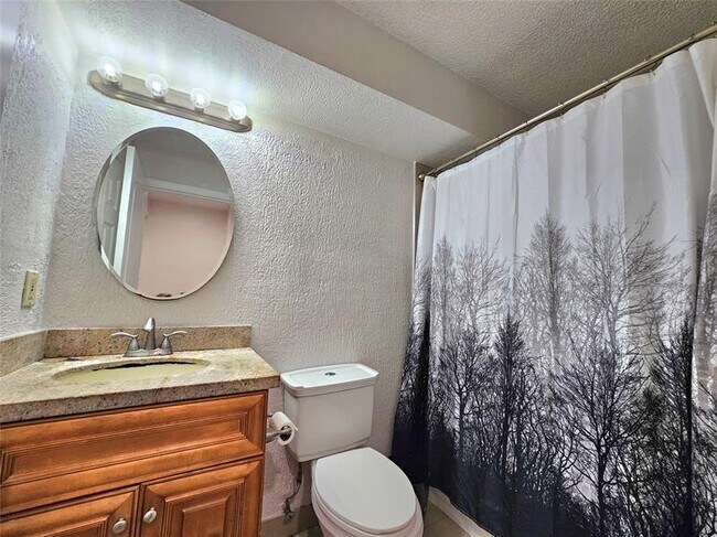 Building Photo - 701 Lyons Rd