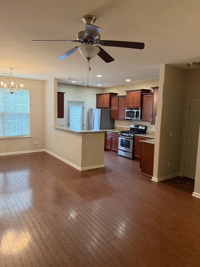 Building Photo - 827 Bibury Ct