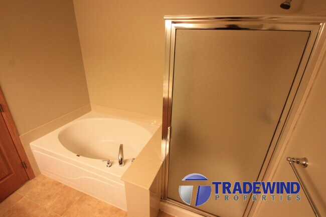 Building Photo - 11040 Fergus St NE