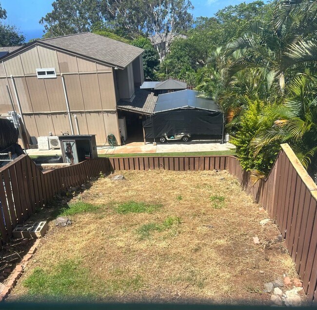 Building Photo - Available on 05/05/26, 1170 sq ft, 3 Bedrooms, 1.5 Baths, 2 Assigned Parking at Palehua Hale in M...