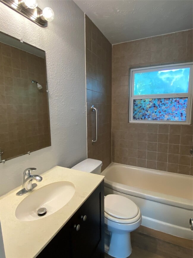 Building Photo - 311 S 3rd St