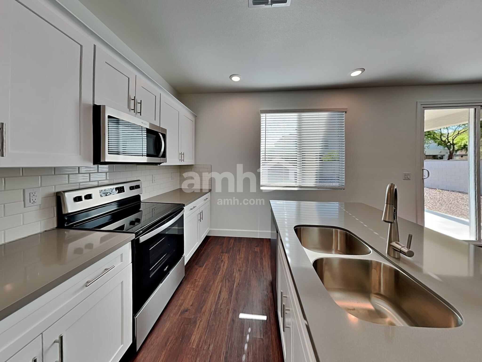 Building Photo - 6619 S 42nd Dr