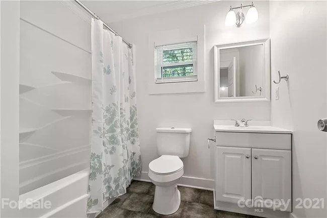 Room 3 (master) - 505 Green St