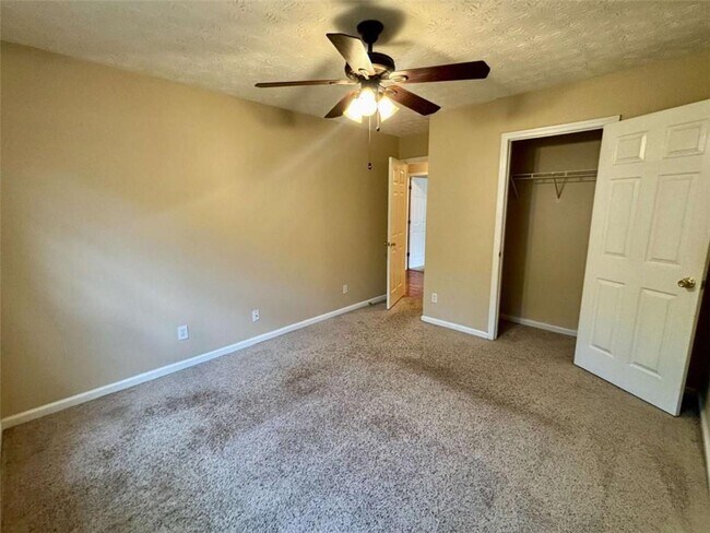 Building Photo - 540 Chandon Way