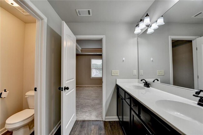 Building Photo - 1145 Glenwyck Dr