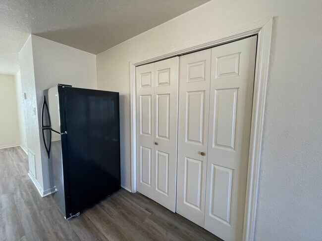 Building Photo - 1606 Dugger Cir