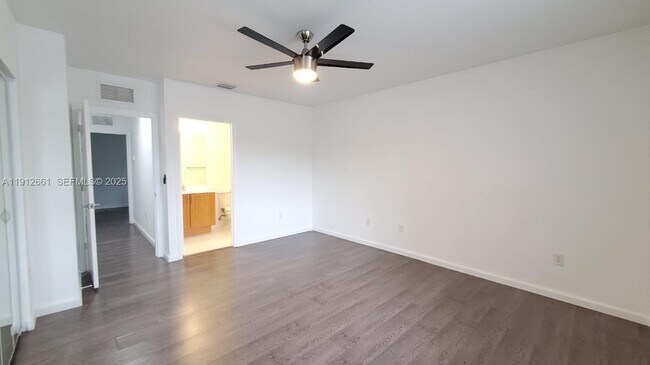 Building Photo - 8222 SW 27th St