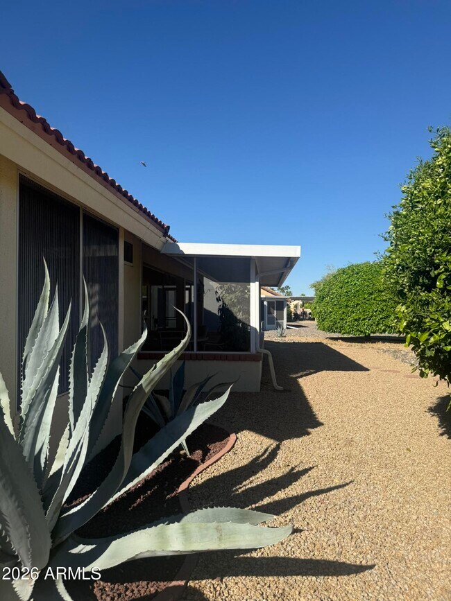 Building Photo - 14518 W Heritage Dr