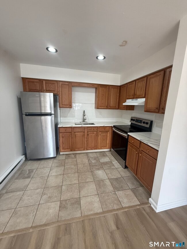 Building Photo - 14 Averill Pl