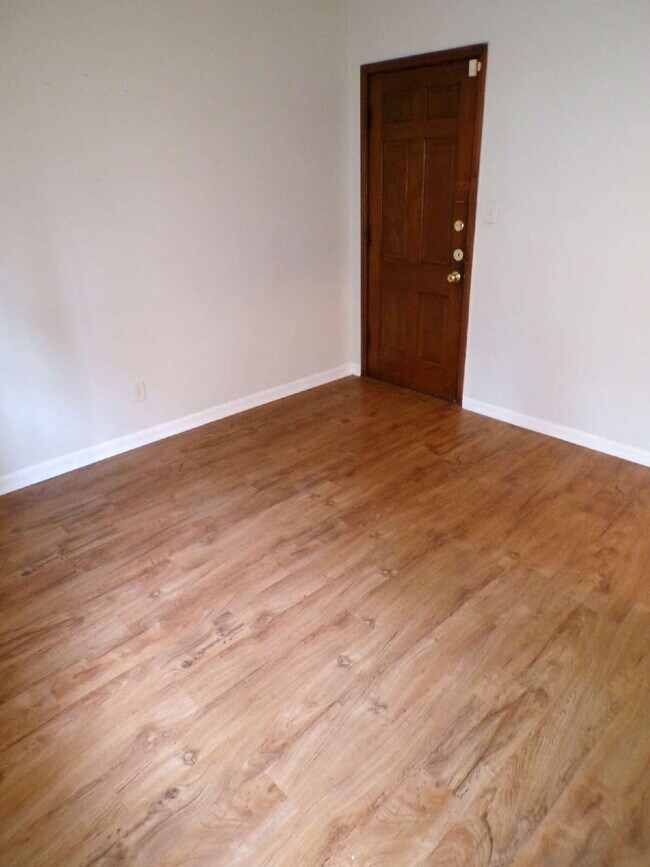 Building Photo - Charming 1 bed, 1 bath apartment in old louisville.
