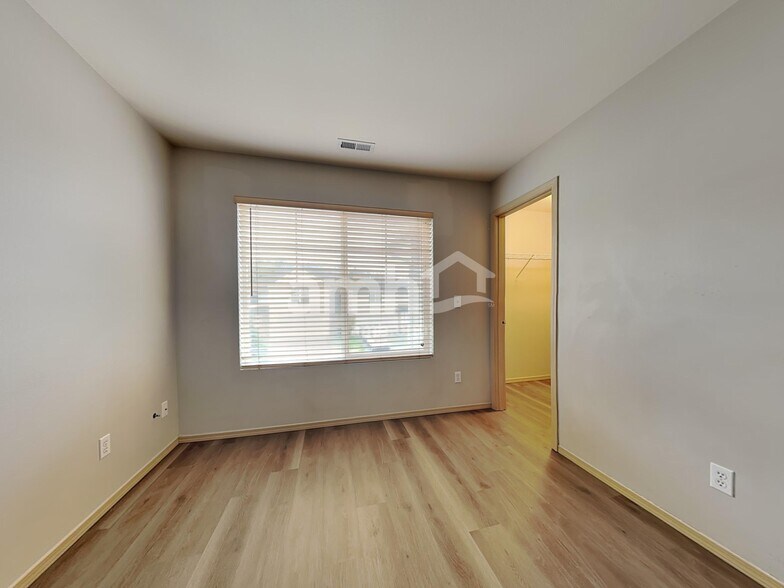 Building Photo - 9523 187 St E