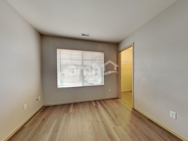 Building Photo - 9523 187 St E