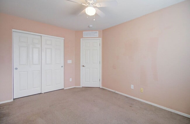 Building Photo - 5659 S 239th Dr
