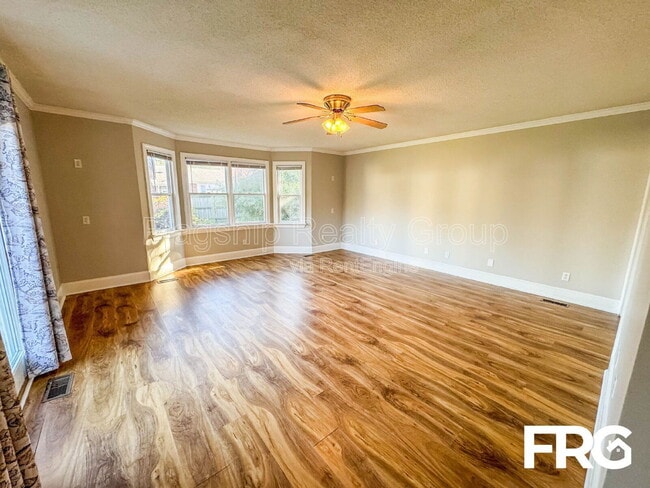 Building Photo - 113 Belmont Dr