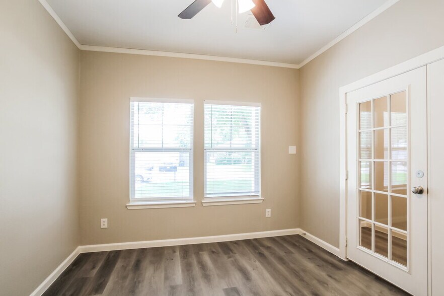 Building Photo - 16906 N Lighthouse Dr