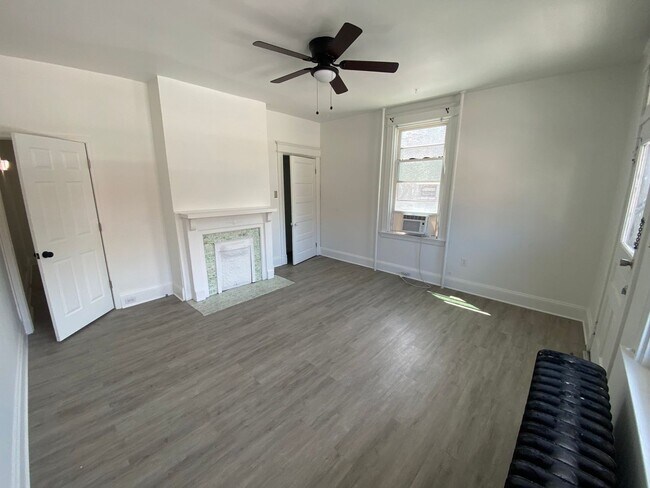 Building Photo - 2314 Victor St