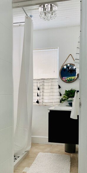 Building Photo - 5504 NW 3rd Ave