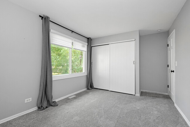 Building Photo - 225 Kedvale Ct