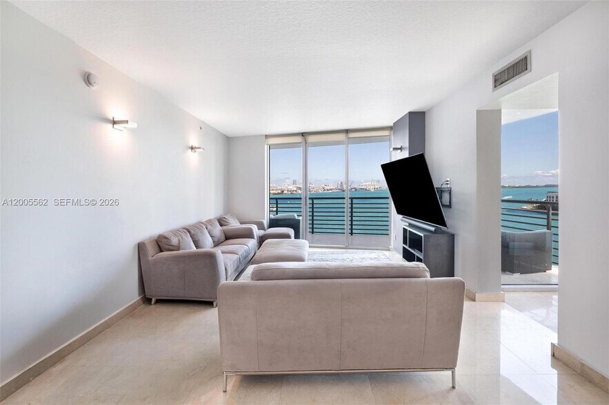 Building Photo - 325 S Biscayne Blvd