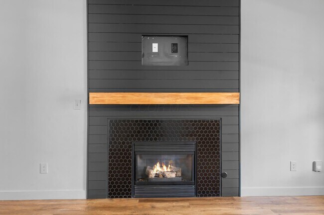 Building Photo - 2641 River Look Dr