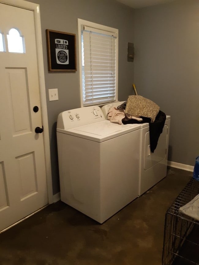 Building Photo - 1101 E 4th Ave