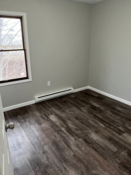 Building Photo - 605 Lakeshore Dr