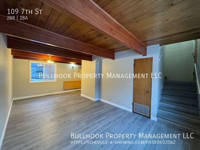 Building Photo - 109 7th St