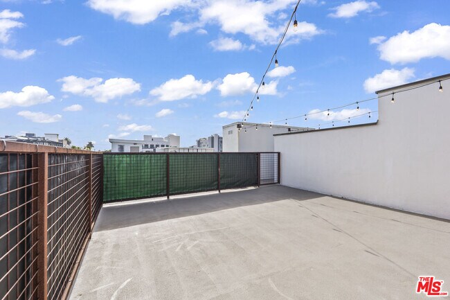 Building Photo - 1254 9th St