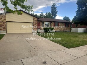 Building Photo - 5 Bedroom Home In Farmington Available in August!