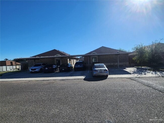 Primary Photo - 14 S Michigan St