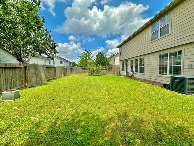 Building Photo - 2214 Bristol Bend Ln