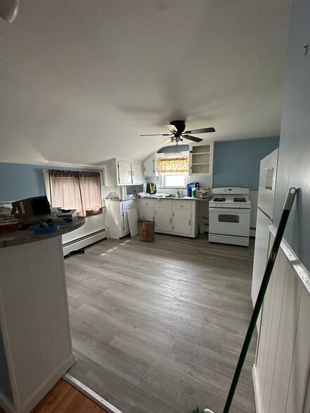 Kitchen - 24 Elmhurst Ave