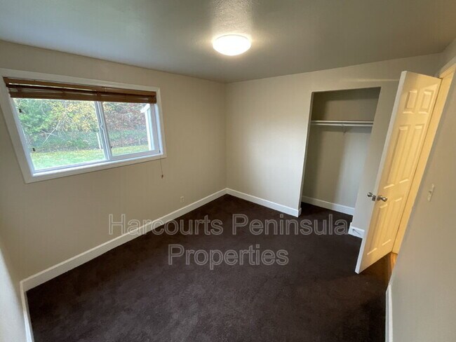 Building Photo - 1742 Anderson St